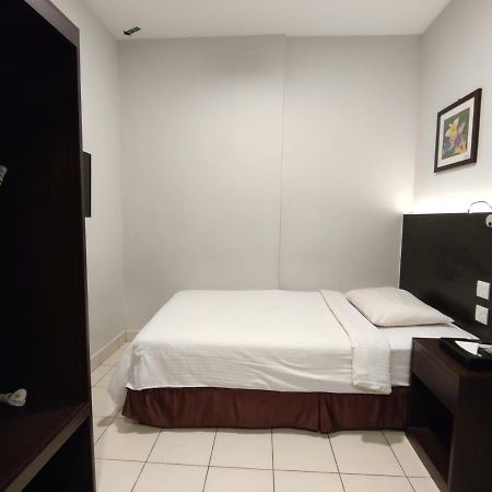 Hotel Desaru Penawar Esterno foto