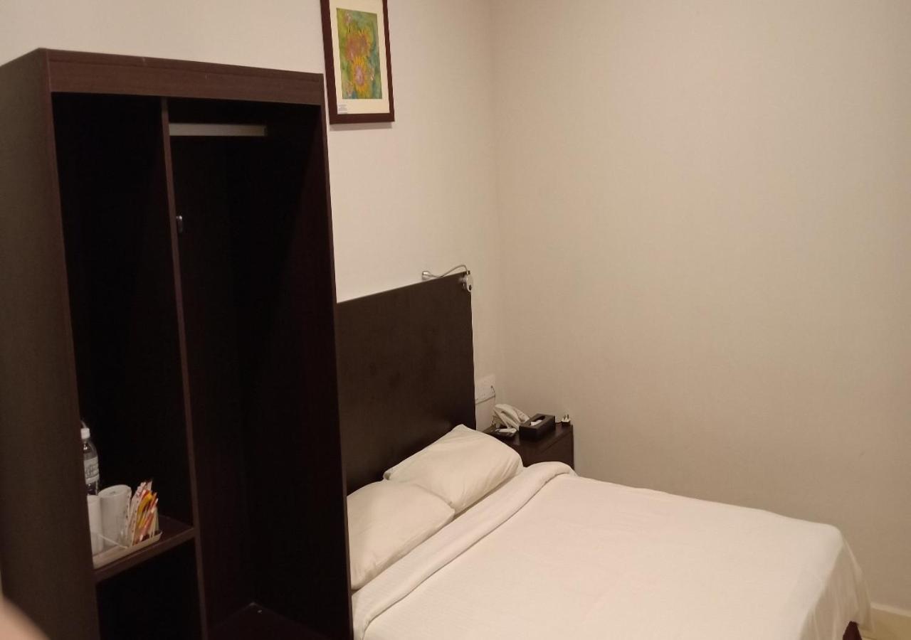 Hotel Desaru Penawar Esterno foto